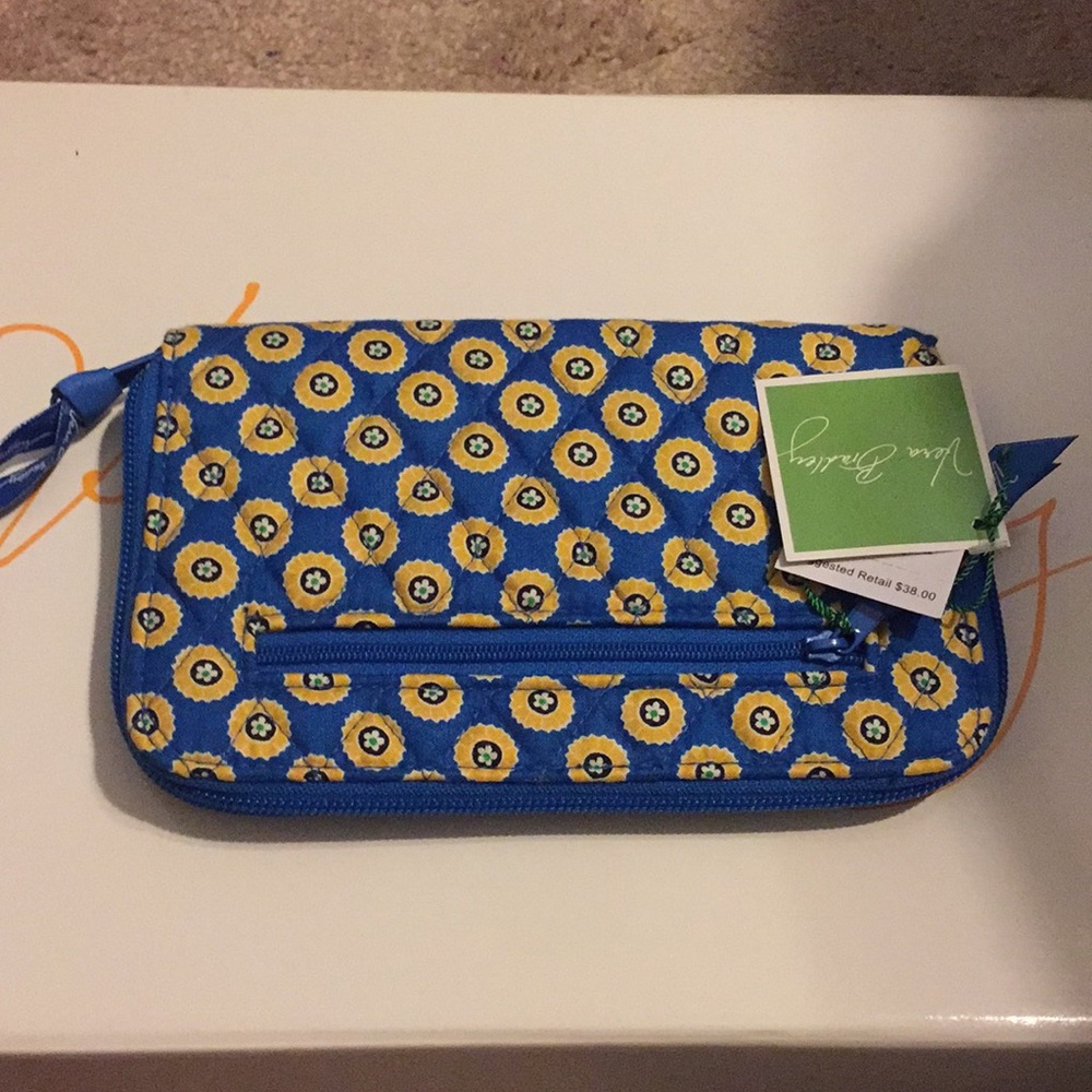 Vera Bradley wallet - Picture 2 of 3